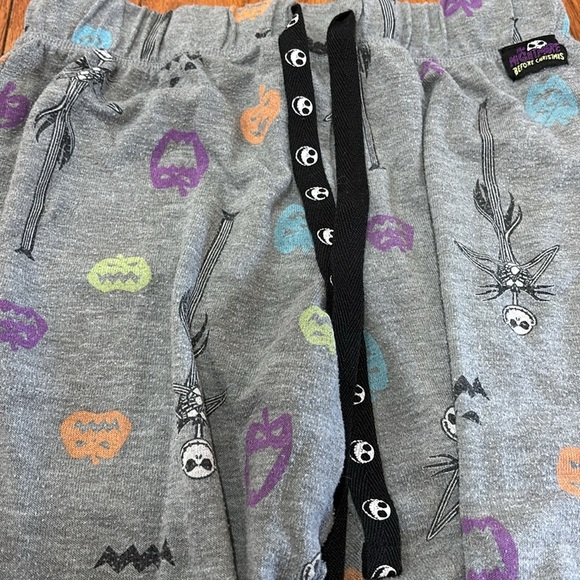 Disney The Nightmare Before Christmas Pajama pants- size small 4-6 gray and soft - Picture 3 of 6